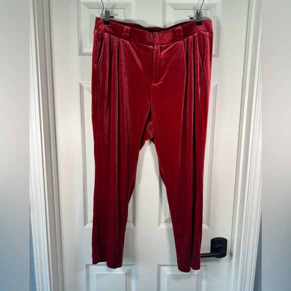 Torrid Relaxed Taper Velvet High-Rise Pant Red Trouser Fit Womens Size 18R - Picture 1 of 10